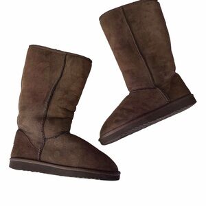 Ugg Classic Tall brown winter Boots size 7 women’s